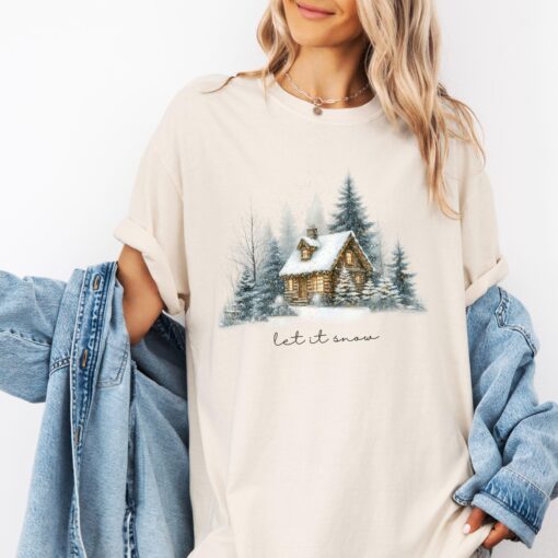 vintage christmas t shirt for winter cabin adventures featuring let it snow design and pine tree loungewear comfort izobi scaled