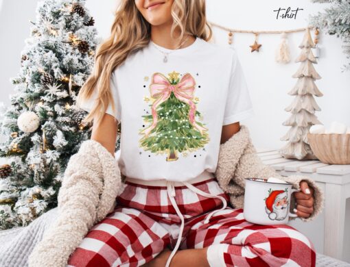 vintage christmas t shirt for women featuring a christmas tree bow design and comfortable fit for holiday celebrations ipfwy scaled