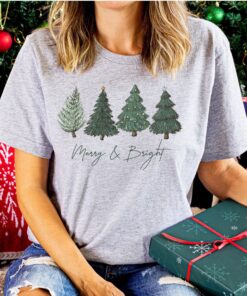 vintage christmas t shirt for women featuring retro christmas tree design ideal for holiday gatherings and winter celebrations ndnco