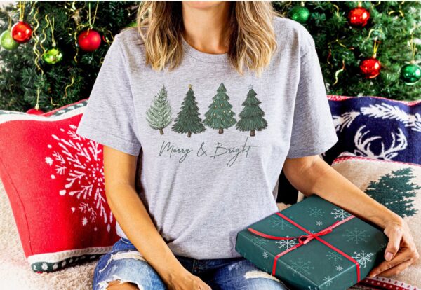 vintage christmas t shirt for women featuring retro christmas tree design ideal for holiday gatherings and winter celebrations ndnco