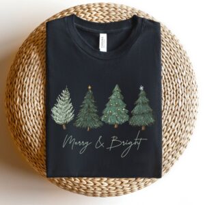 vintage christmas t shirt for women featuring retro christmas tree design ideal for holiday gatherings and winter celebrations ocual