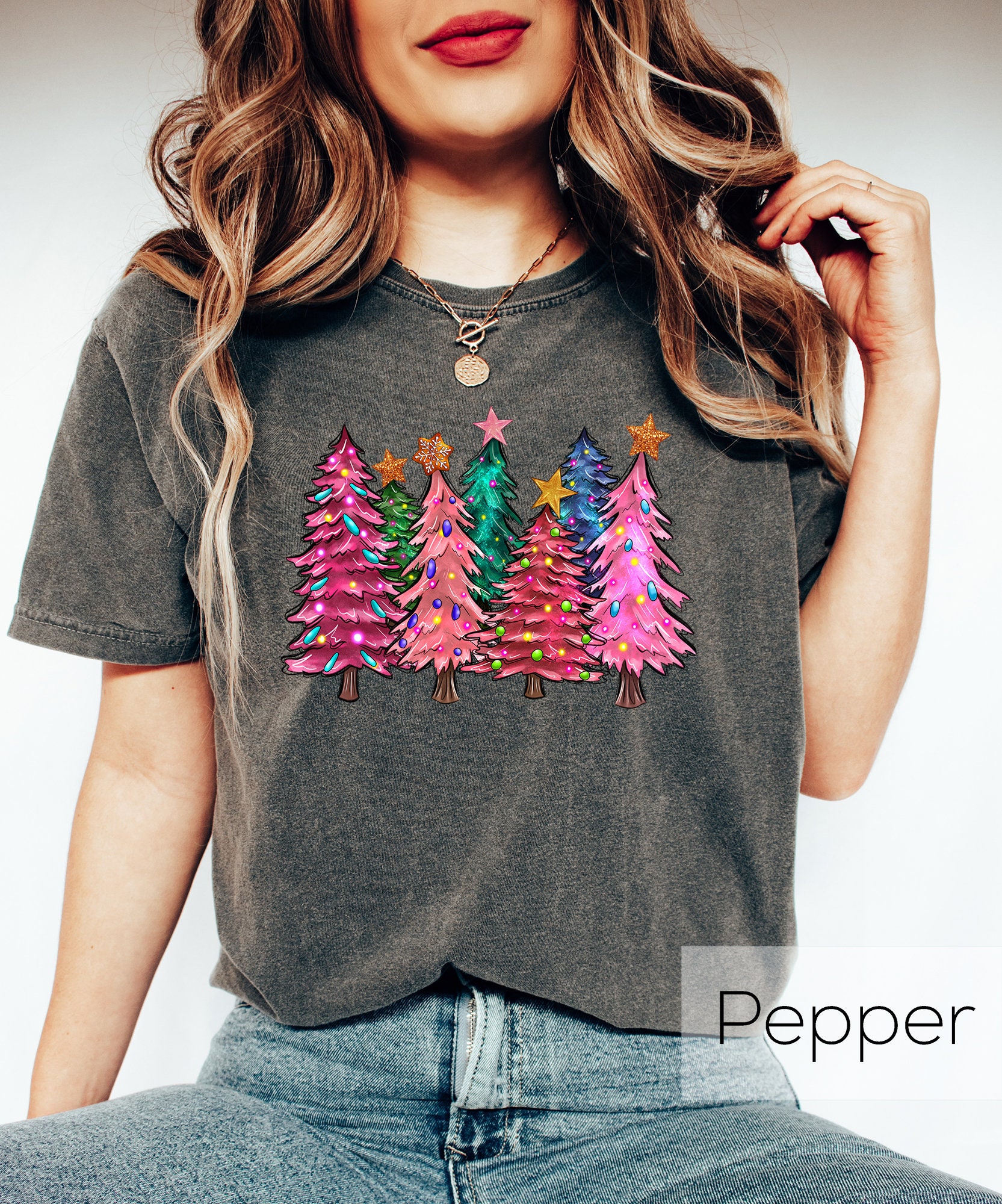 vintage christmas t shirt for women with colorful xmas tree design and crewneck style for holiday celebrations vlz1z