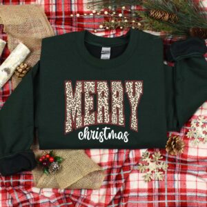 vintage christmas t shirt for women with leopard pattern merry and bright design in comfortable fabric 7t1t9 scaled