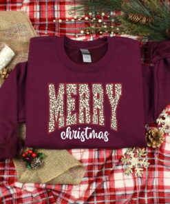 vintage christmas t shirt for women with leopard pattern merry and bright design in comfortable fabric sqp9t scaled