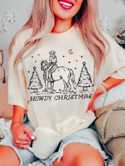 Vintage Christmas T Shirt Howdy Tee Comfort Colors Country Style Cowgirl Design for Festive Holiday Celebrations and Secret Santa Events