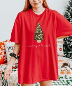 vintage christmas t shirt merry and bright design with christmas tree graphic for holiday celebrations and winter gatherings g91hj scaled