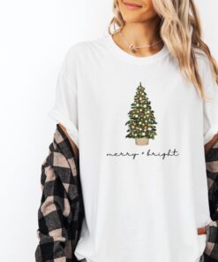 vintage christmas t shirt merry and bright design with christmas tree graphic for holiday celebrations and winter gatherings ocvyy scaled