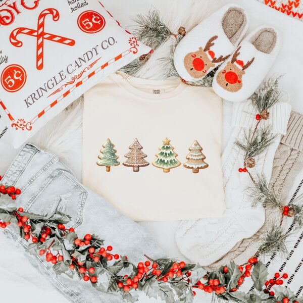 vintage christmas t shirt merry and bright design with holiday theme for bakers winter sweatshirt and cookie lovers 0z8dt scaled