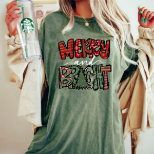 vintage christmas t shirt merry and bright retro tee with vintage christmas tree design for family holiday celebrations ll5tg scaled