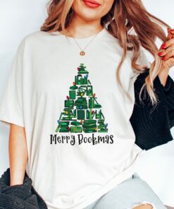 vintage christmas t shirt merry bookmas tee for book lovers featuring librarian design ideal for holiday parties and festive gatherings jqf2t