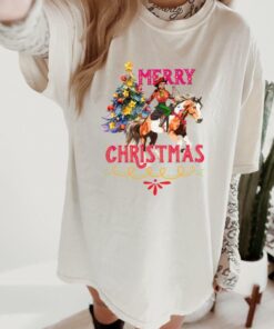 vintage christmas t shirt merry christmas cowgirl graphic tee retro western design for cowboy christmas celebrations hypnb