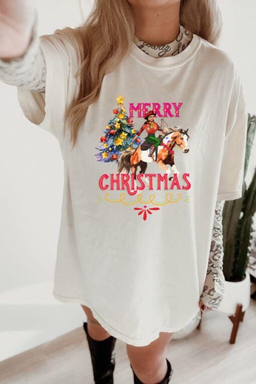 vintage christmas t shirt merry christmas cowgirl graphic tee retro western design for cowboy christmas celebrations hypnb