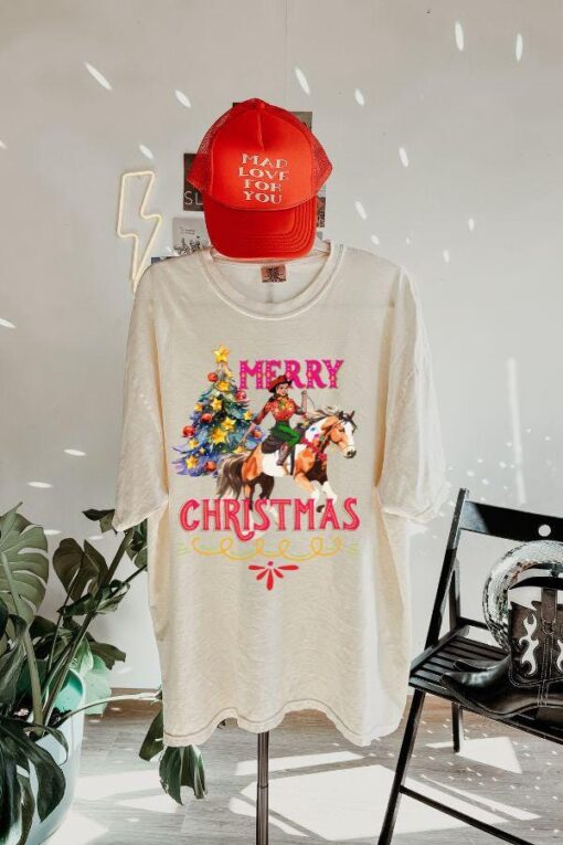 vintage christmas t shirt merry christmas cowgirl graphic tee retro western design for cowboy christmas celebrations qdo6u