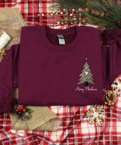 vintage christmas t shirt merry christmas tree design for family gatherings comfortable fit ideal for women qntkp scaled