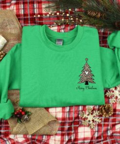 vintage christmas t shirt merry christmas tree design for family gatherings comfortable fit ideal for women rmumh scaled