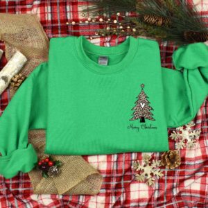 vintage christmas t shirt merry christmas tree design for family gatherings comfortable fit ideal for women rmumh scaled