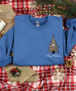 vintage christmas t shirt merry christmas tree design for family gatherings comfortable fit ideal for women vg6e9 scaled