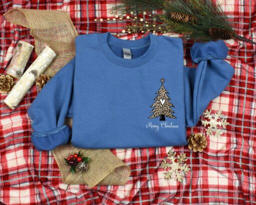 vintage christmas t shirt merry christmas tree design for family gatherings comfortable fit ideal for women vg6e9 scaled