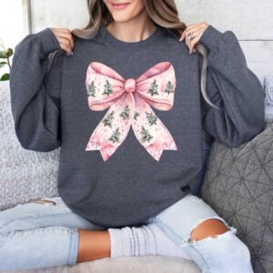 vintage christmas t shirt merry santa design holiday bow graphic tee for family gatherings and festive celebrations zb43e