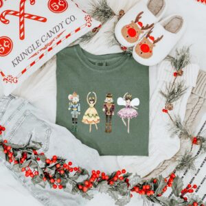 vintage christmas t shirt nutcracker design merry and bright holiday apparel for winter celebrations and ballet enthusiasts p7frk