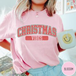vintage christmas t shirt retro design comfort colors womens holiday tee with fun graphics for winter celebrations and festive gatherings xvrk8