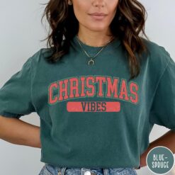 Vintage Christmas T Shirt Retro Design Comfort Colors Womens Holiday Tee with Fun Graphics for Winter Celebrations and Festive Gatherings
