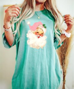 vintage christmas t shirt retro santa graphic classic design for trendy holiday parties and celebrations qnfla scaled