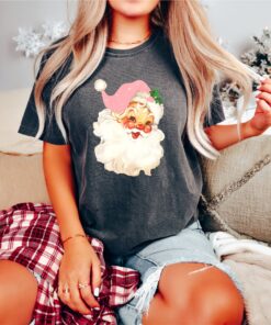 vintage christmas t shirt retro santa graphic classic design for trendy holiday parties and celebrations uqtnd scaled