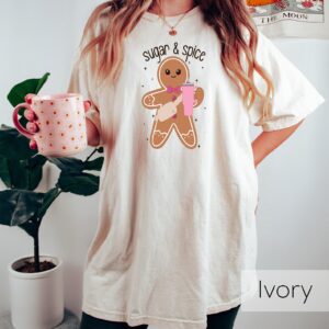 vintage christmas t shirt sugar and spice crewneck funny gingerbread design trendy holiday apparel for festive celebrations ou0uv