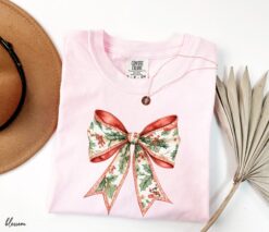 vintage christmas t shirt toile bow design comfort colors tee for women with festive print and unique style 32yod scaled