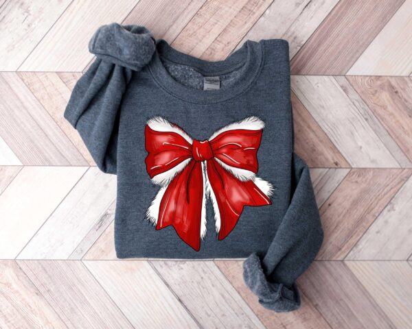 vintage christmas t shirt with bow design for women retro xmas tee in coquette style for festive celebrations lccox scaled