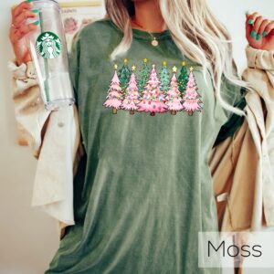 vintage christmas t shirt with christmas trees and lights design for adults unisex crewneck tee ideal for holiday celebrations 4btvp