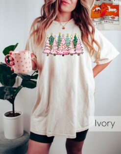 vintage christmas t shirt with christmas trees and lights design for adults unisex crewneck tee ideal for holiday celebrations ckfkx