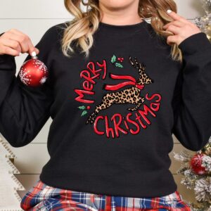 vintage christmas t shirt with cute deer design for family celebrations and holiday gatherings nskut scaled