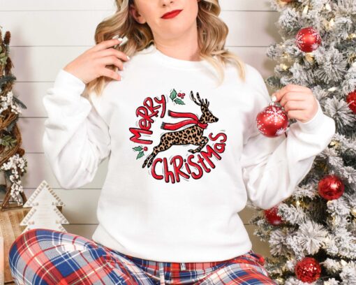 vintage christmas t shirt with cute deer design for family celebrations and holiday gatherings zbnph scaled