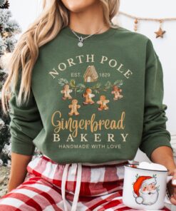 vintage christmas t shirt with gingerbread cookies design for women retro baking sweatshirt ideal for holiday celebrations 3uoln scaled