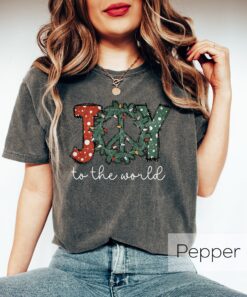 Vintage Christmas T Shirt with Peace Sign Design for Holiday Celebrations and Parties Funny Xmas Shirt for Tree Lovers