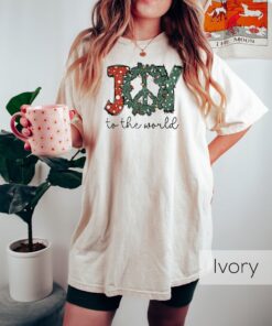 vintage christmas t shirt with peace sign design for holiday celebrations and parties funny xmas shirt for tree lovers hzgqr