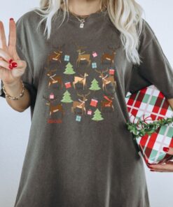 vintage christmas t shirt with reindeer design for women retro holiday tee featuring fun deer graphic rramr