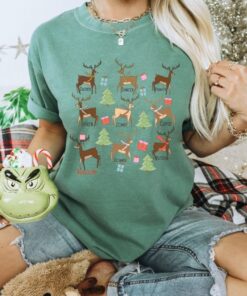 vintage christmas t shirt with reindeer design for women retro holiday tee featuring fun deer graphic rzmfa