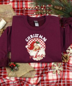 vintage christmas t shirt with retro santa design for holiday celebrations and new year gatherings 0j6h8 scaled