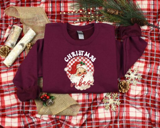 vintage christmas t shirt with retro santa design for holiday celebrations and new year gatherings 0j6h8 scaled