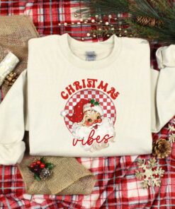 vintage christmas t shirt with retro santa design for holiday celebrations and new year gatherings of2lk scaled