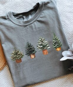 vintage christmas tree sweatshirt rustic holiday design comfortable winter apparel 9rtyn scaled