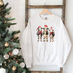 Vintage Cow Sweatshirt for Christmas Featuring Santa Design - Western Style Crewneck with Farm Theme for Holiday Celebrations