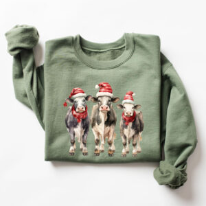 vintage cow sweatshirt for christmas featuring santa design western style crewneck with farm theme for holiday celebrations tvck5