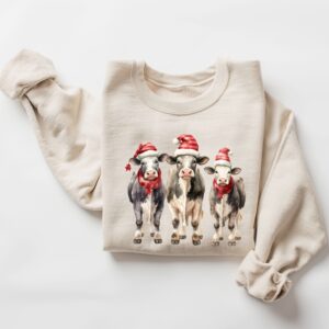 vintage cow sweatshirt for christmas featuring santa design western style crewneck with farm theme for holiday celebrations voys3