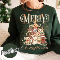 Vintage Dog Christmas Sweatshirt for Dog Moms Featuring Family and Pet Design Ideal for Holiday Celebrations and Dog Lovers