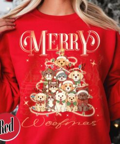 vintage dog christmas sweatshirt for dog moms featuring family and pet design ideal for holiday celebrations and dog lovers s1k2r