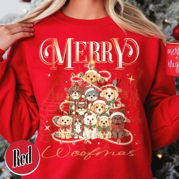 vintage dog christmas sweatshirt for dog moms featuring family and pet design ideal for holiday celebrations and dog lovers s1k2r